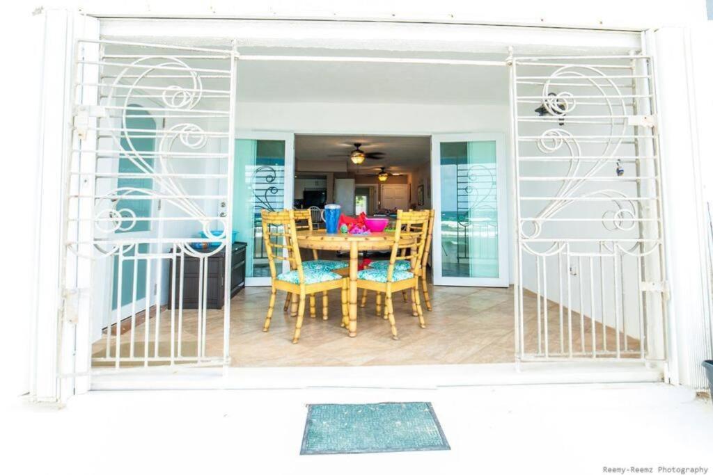 Gorgeous Ocean Views! Welcome To Bella Breeze! Beachfront 2Br 2Ba Sion Farm Exterior photo